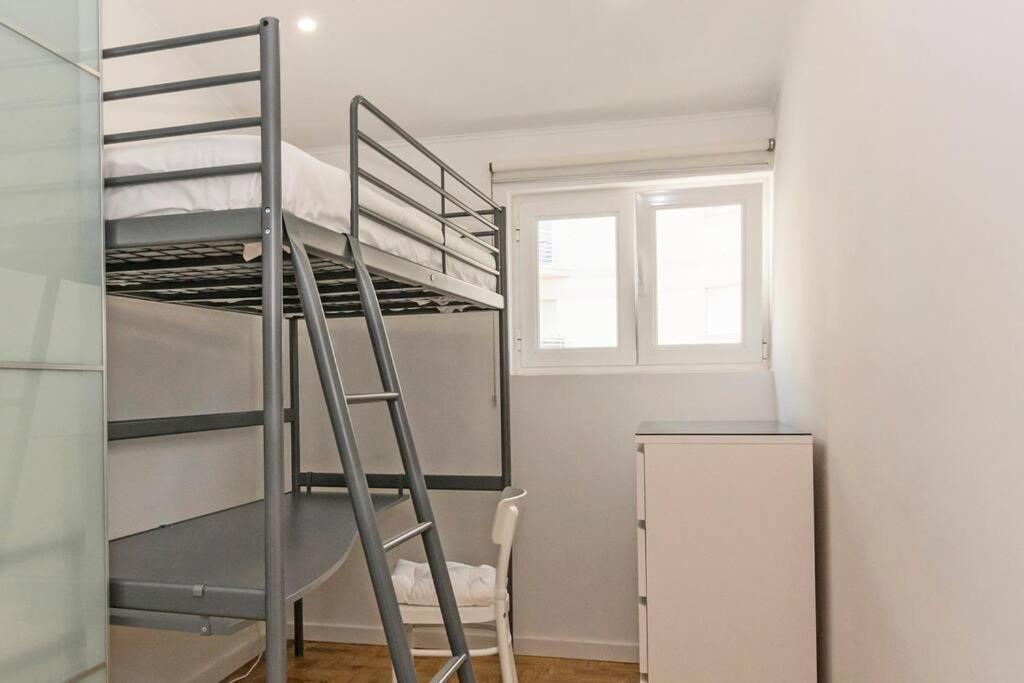 Apartment Near The Beach With Big Terrace Σετούμπαλ Εξωτερικό φωτογραφία